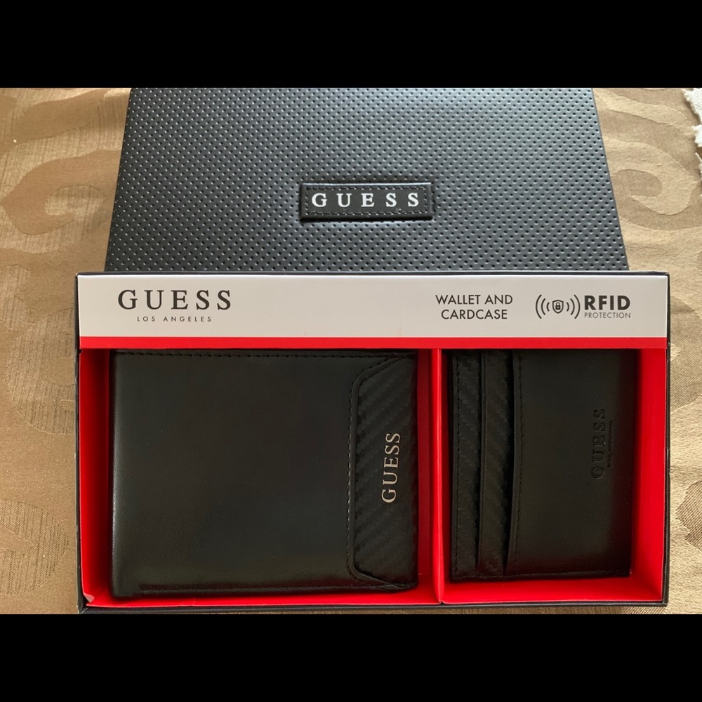 Guess wallet with RFID 💲 SALE SALE SALE 💲
